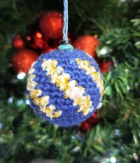 Glob albastru-alb-auriu