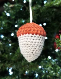 Ghinda cărămiziu-alb